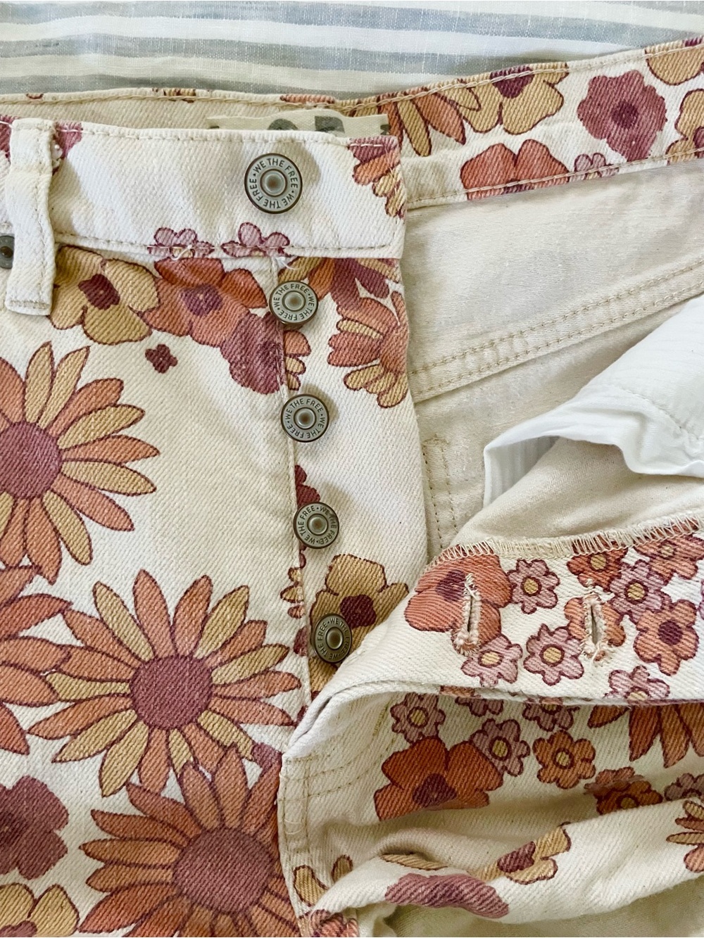 Free People We The Free 70s Retro Brown Floral Itty Bitty Micro Short Size 25 - Picture 8 of 11